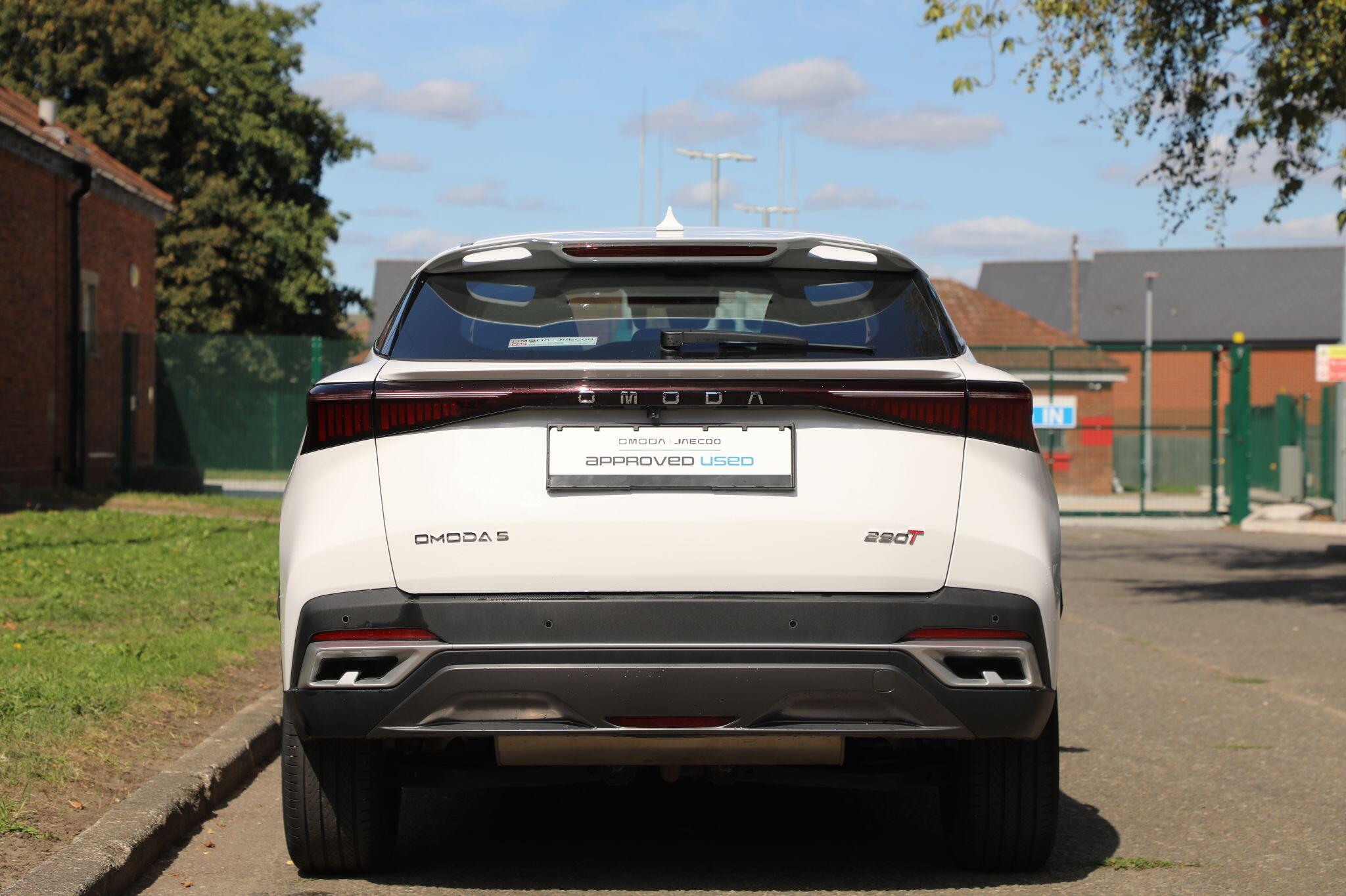 Large vehicle image